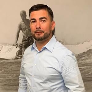 Meet your Posher, Carlos